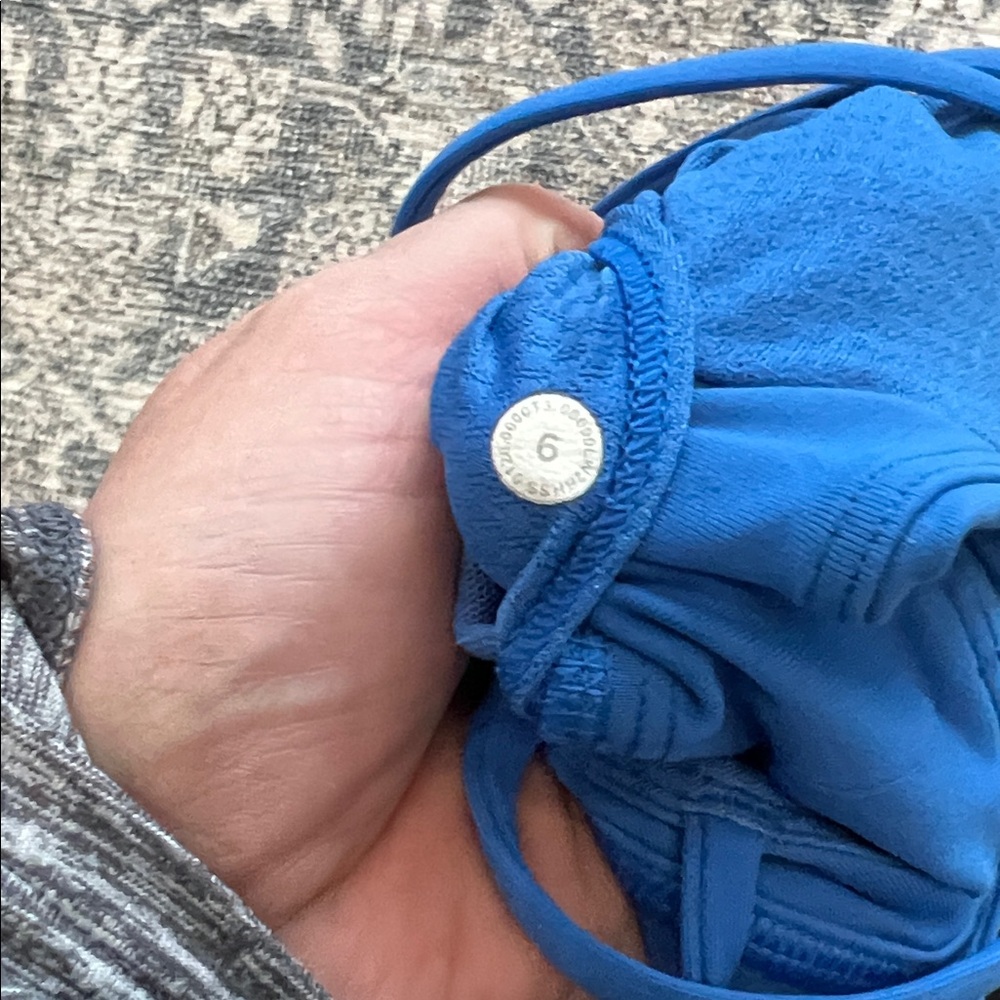 Lululemon ‘Free to be Wild’ long lines bra | size 6 - Picture 4 of 4